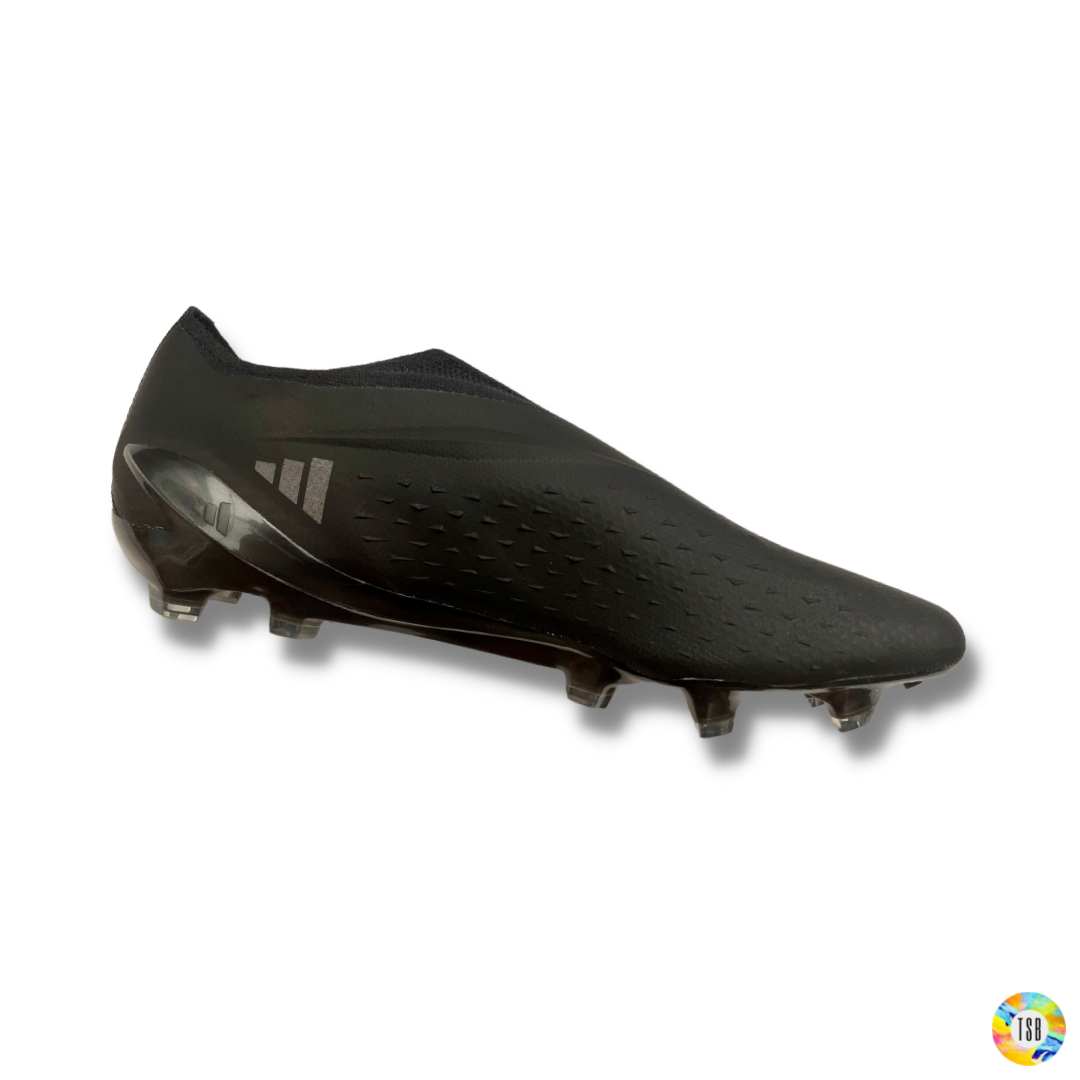 Black laceless adidas cleats hotsell