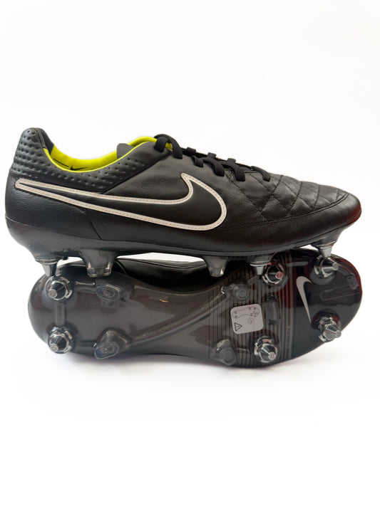Nike Tiempo Legend 5 SG-Pro 'Black Volt'