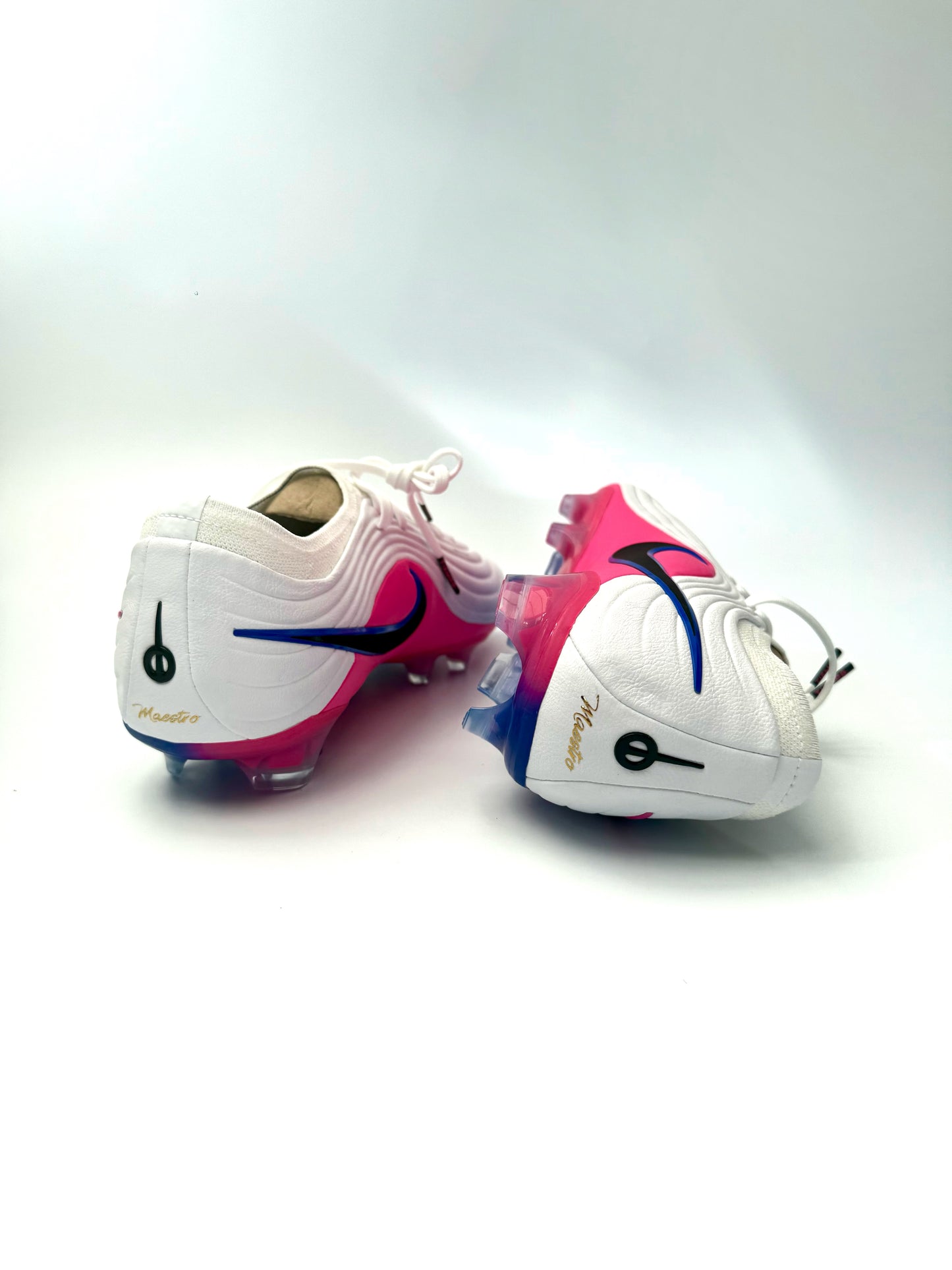 Nike Tiempo Maestro Elite FG White/Black/Racer Blue/Pink Blast 'Attack pack'