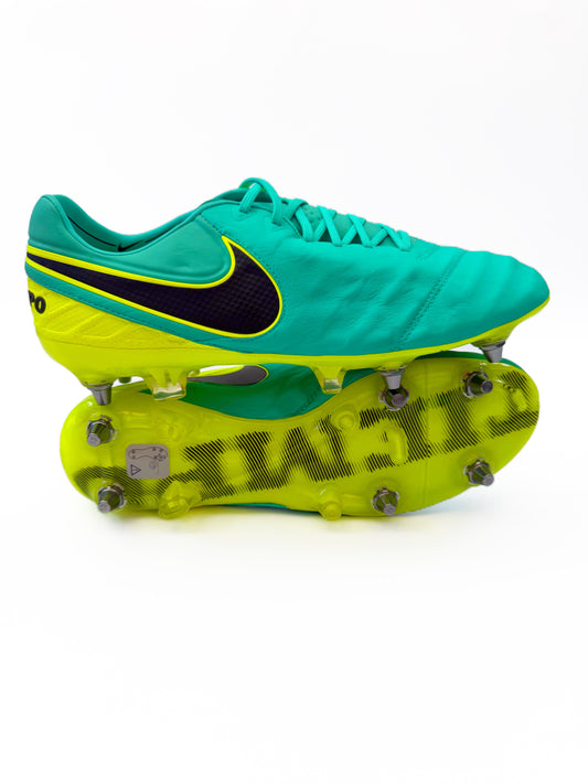 Nike Tiempo Legend 6 SG-PRO Elite 'Clear Jade/Black/Volt